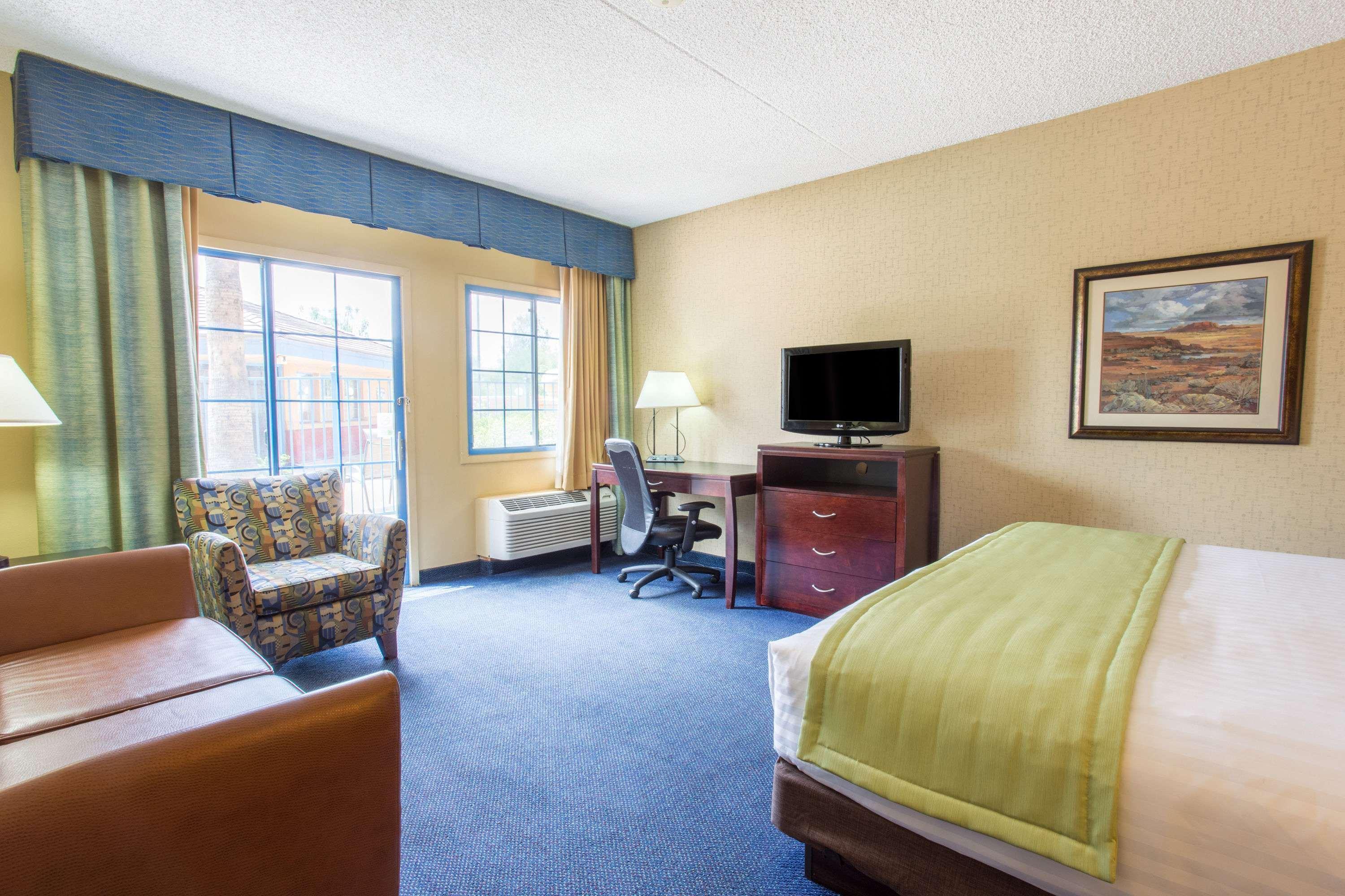 Days Inn & Suites By Wyndham Mesa Near Phoenix Eksteriør bilde