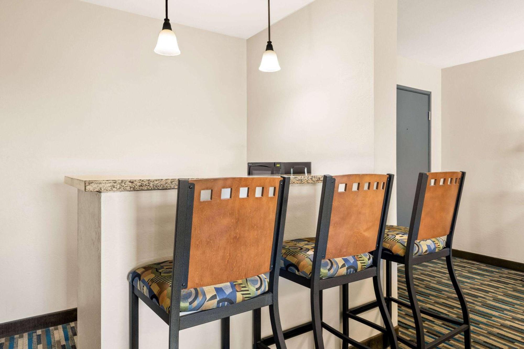 Days Inn & Suites By Wyndham Mesa Near Phoenix Eksteriør bilde