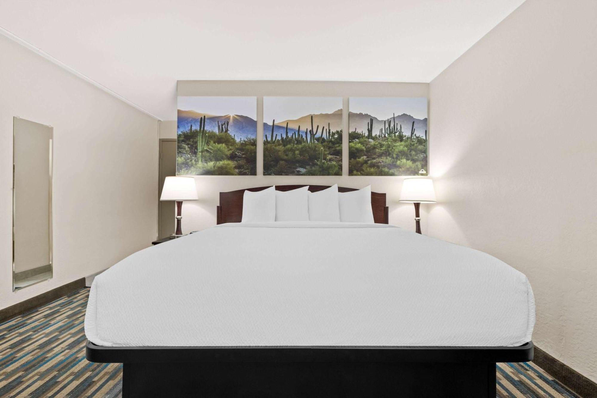 Days Inn & Suites By Wyndham Mesa Near Phoenix Eksteriør bilde