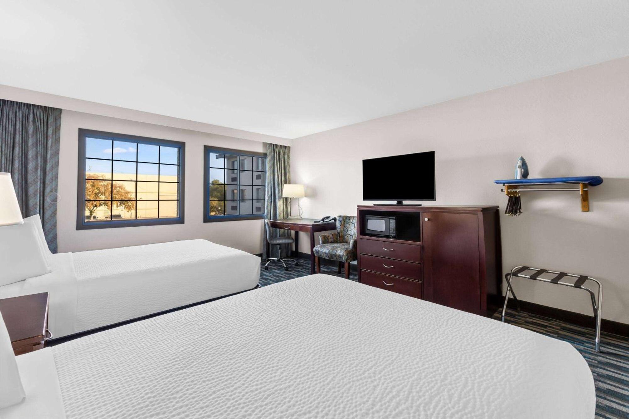 Days Inn & Suites By Wyndham Mesa Near Phoenix Eksteriør bilde