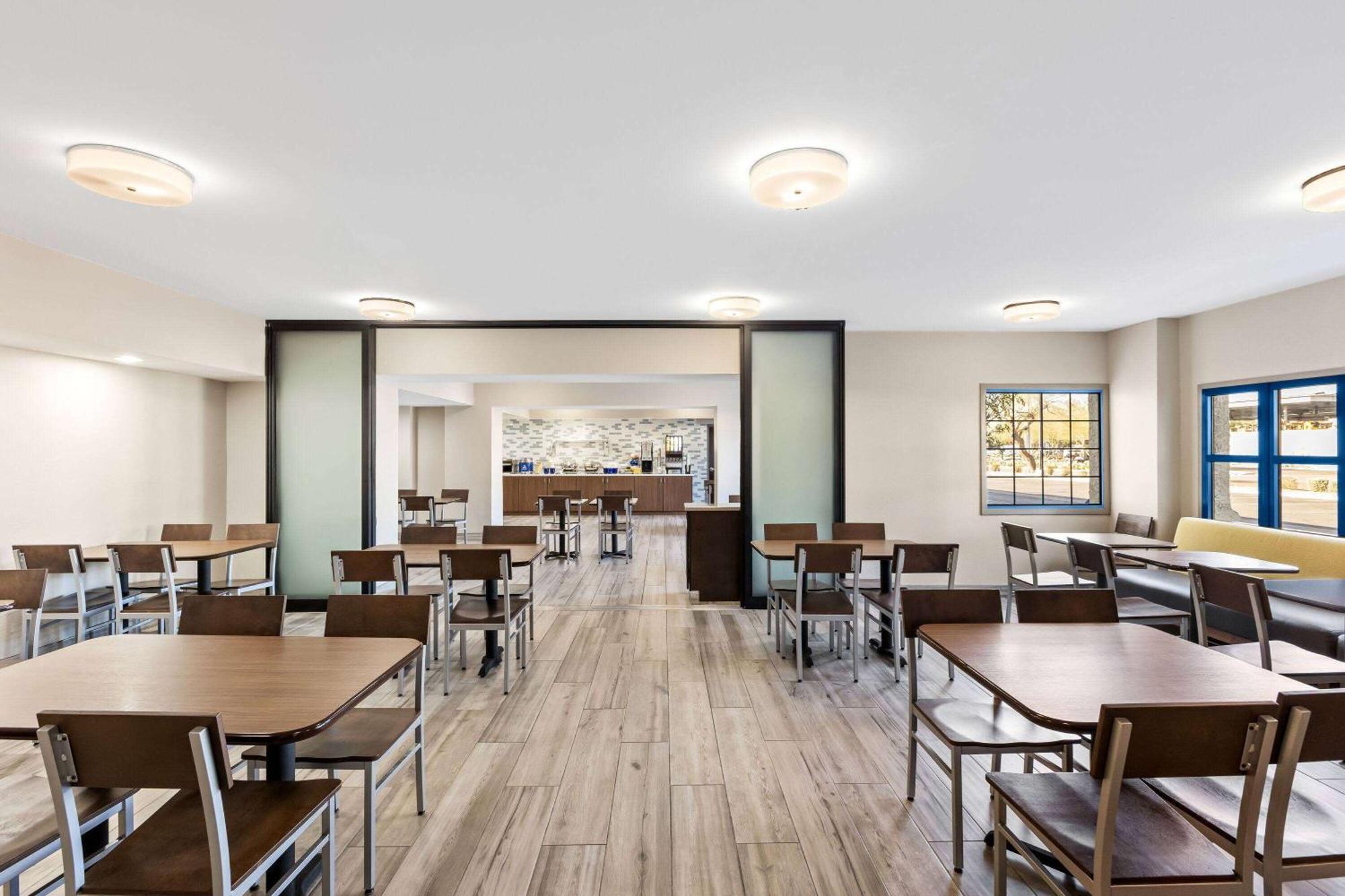 Days Inn & Suites By Wyndham Mesa Near Phoenix Eksteriør bilde