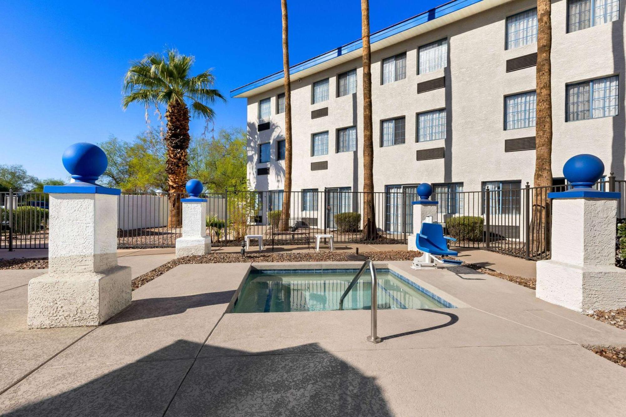 Days Inn & Suites By Wyndham Mesa Near Phoenix Eksteriør bilde