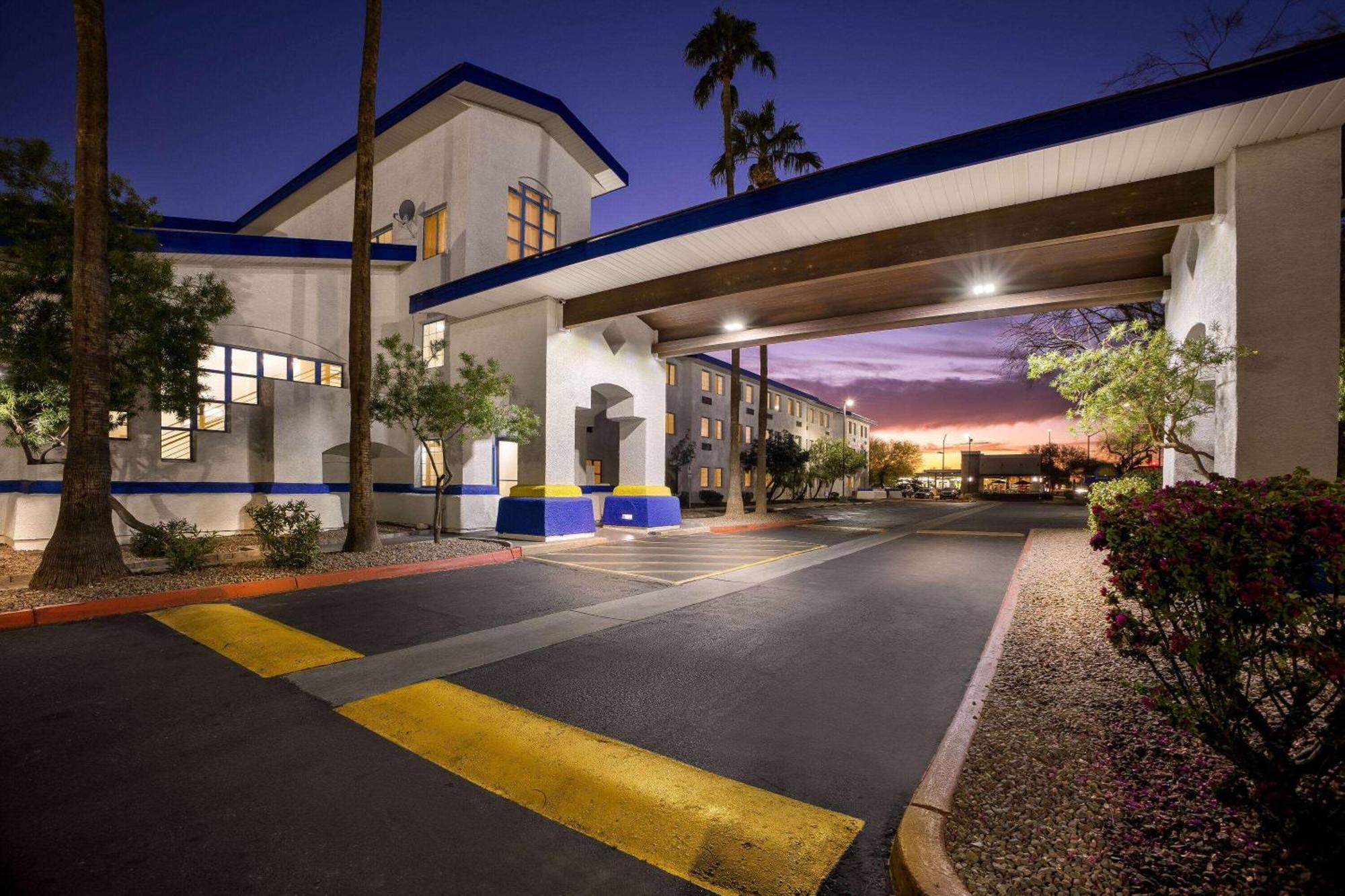 Days Inn & Suites By Wyndham Mesa Near Phoenix Eksteriør bilde