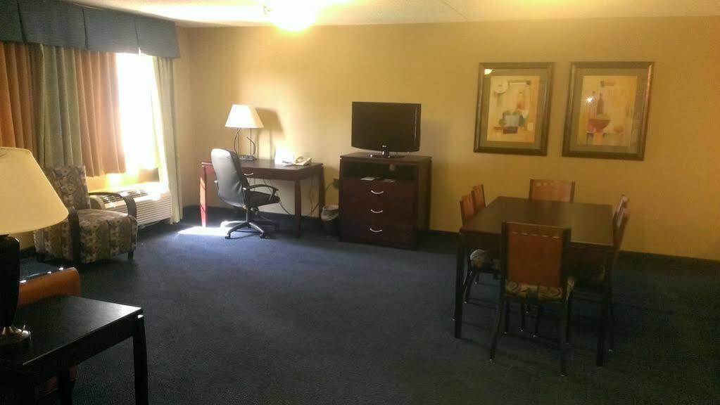 Days Inn & Suites By Wyndham Mesa Near Phoenix Eksteriør bilde